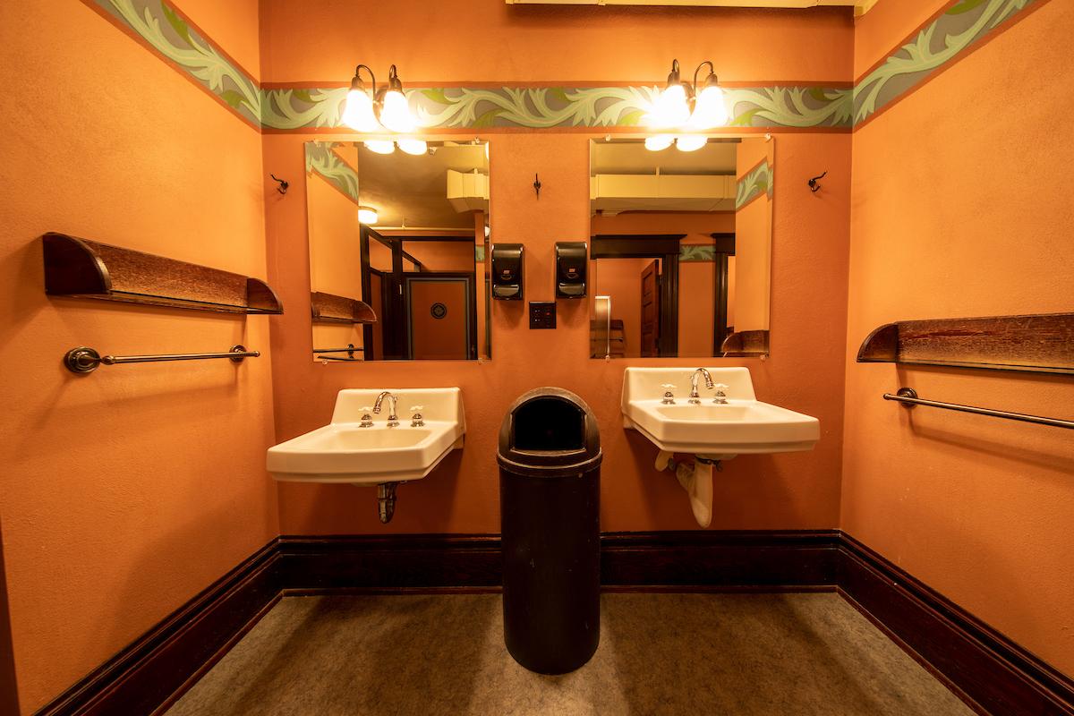Mcmenamins Hotel Oregon МакМинвил Екстериор снимка