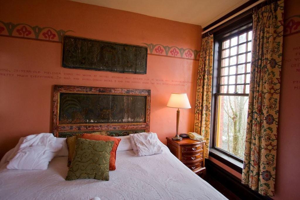 Mcmenamins Hotel Oregon МакМинвил Стая снимка